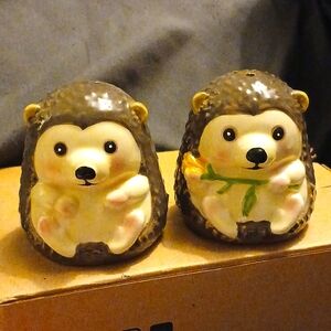 Hedgehog ceramic S/P shakers